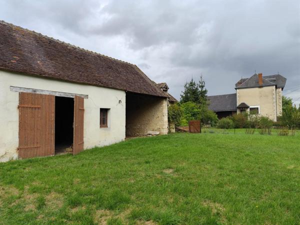 GRANGE -GARAGE - TERRAIN BIEN SITUE - ACCES FACILE