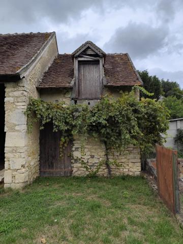 GRANGE -GARAGE - TERRAIN BIEN SITUE - ACCES FACILE