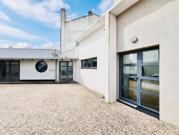 La Rochelle (17000) OPPORTUNITÉ EXCEPTIONNELLE : Transformez cet immeuble d'archi en unemaison individuelle de 3 chambres