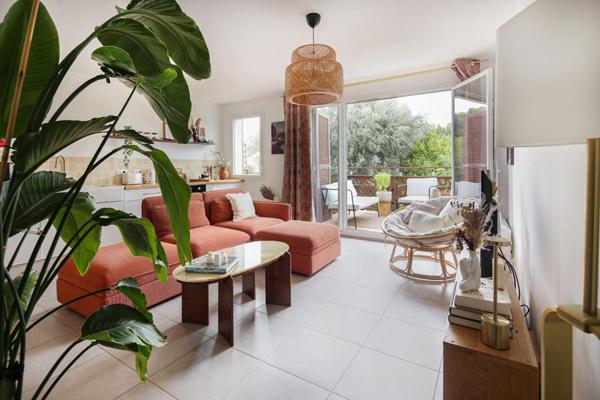 83200-Toulon-Appartement dans residence - 3 pièces-68 m2