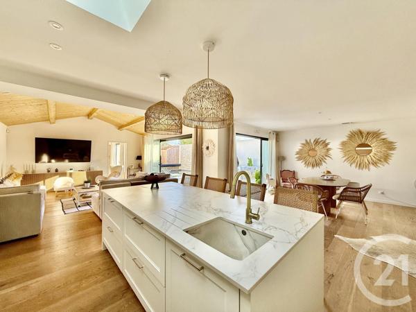 Maison à vendre  4 pièces - 142 m2 L HOUMEAU - 17