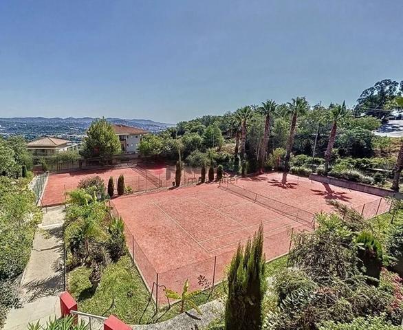 DOMAINE DE BELLEVUE ! Bel appartement 2 pièces 50 m² avec cave et parking !