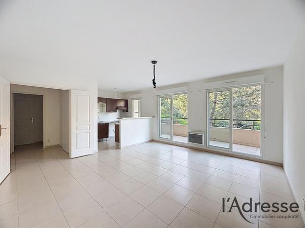 DOMAINE DE BELLEVUE ! Bel appartement 2 pièces 50 m² avec cave et parking !