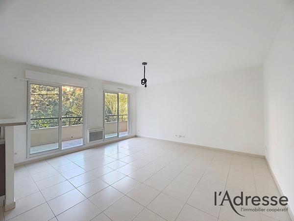 DOMAINE DE BELLEVUE ! Bel appartement 2 pièces 50 m² avec cave et parking !