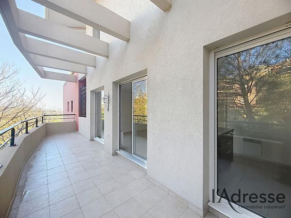 DOMAINE DE BELLEVUE ! Bel appartement 2 pièces 50 m² avec cave et parking !