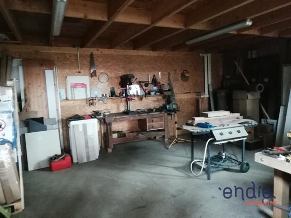 LOCAL ARTISANAL DE 524m²  avec 2200 m² de terrain!!