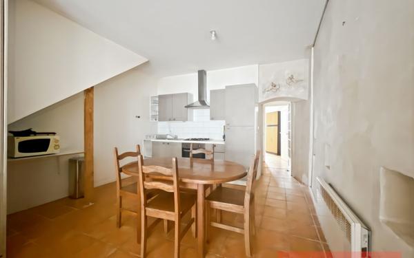 Immeuble à vendre    5 pièces •  Cordes-sur-Ciel