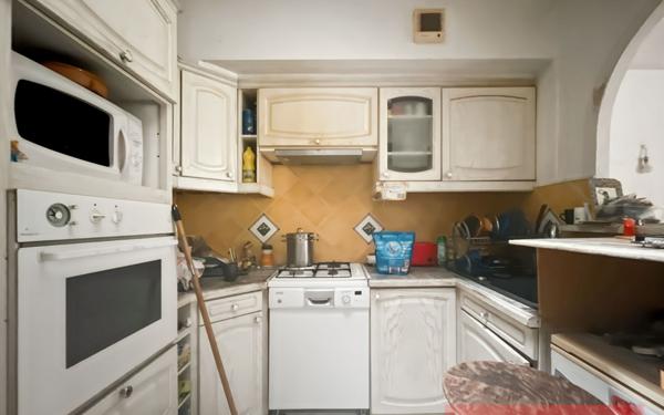 Immeuble à vendre    5 pièces •  Cordes-sur-Ciel