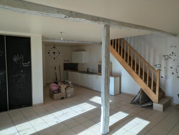 Charme et Indépendance pour ce Triplex de 124 m² au sol