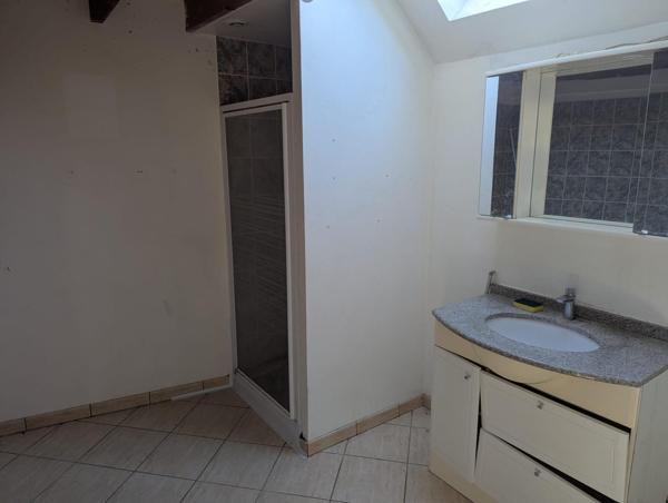 Charme et Indépendance pour ce Triplex de 124 m² au sol