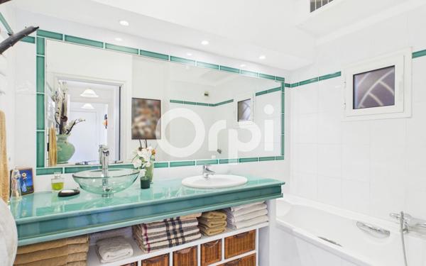 Appartement à vendre    3 pièces • 76,08 m2 Mandelieu-la-Napoule