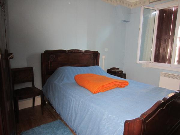 Audressein (09800) Grande maison de village avec annexes.