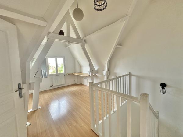 Maison
         6 pièces
        - 136 m² 750 000 € *