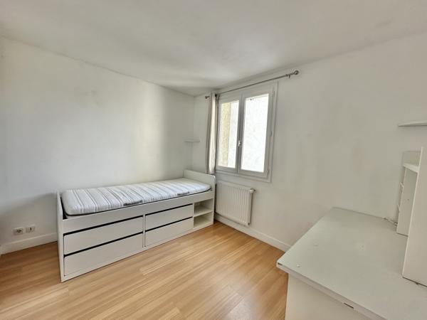 Maison
         6 pièces
        - 136 m² 750 000 € *