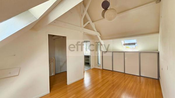 Maison
         6 pièces
        - 136 m² 750 000 € *