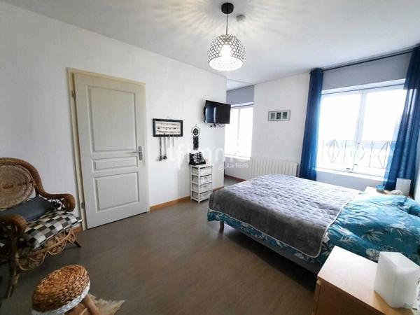 Maison plain pied de 211m² sur terrain de 10,9 ares