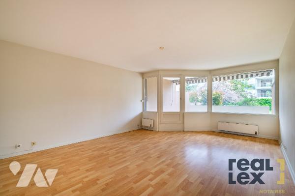 TASSIN LA DEMI LUNE / T3 AVEC 2 TERRASSES ET STATIONNEMENT PRIVATIF