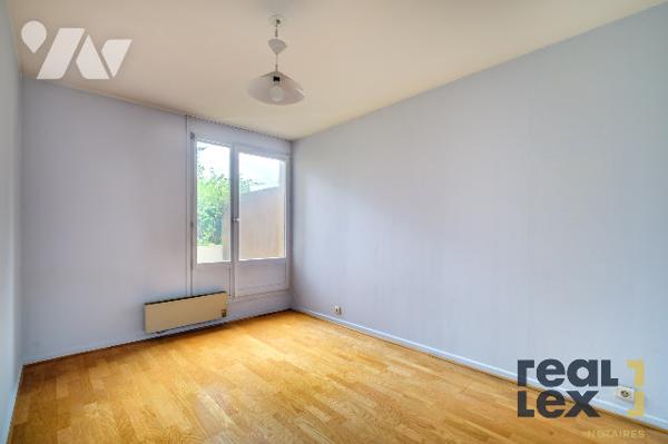 TASSIN LA DEMI LUNE / T3 AVEC 2 TERRASSES ET STATIONNEMENT PRIVATIF