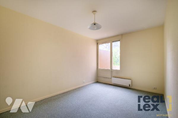 TASSIN LA DEMI LUNE / T3 AVEC 2 TERRASSES ET STATIONNEMENT PRIVATIF