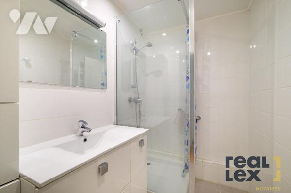 TASSIN LA DEMI LUNE / T3 AVEC 2 TERRASSES ET STATIONNEMENT PRIVATIF