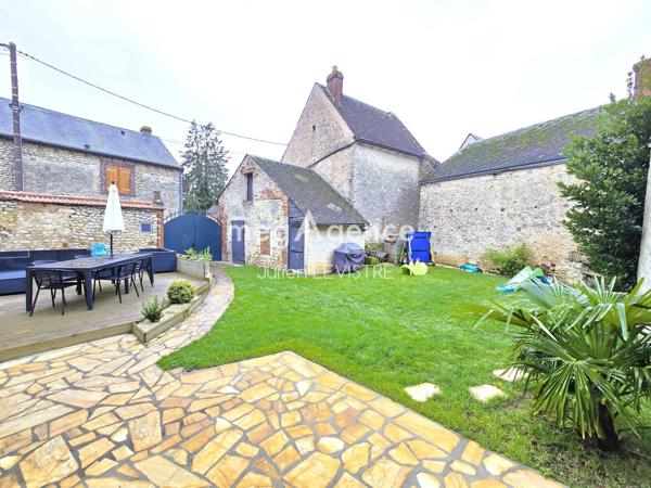 Maison à Les Villages Vovéens, 28150 - 4 pièces 102m²
