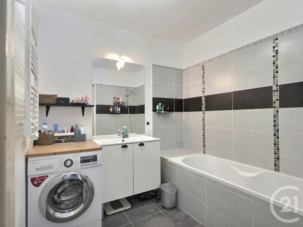 Appartement T2 à vendre  2 pièces - 49,90 m2 FREJUS - 83