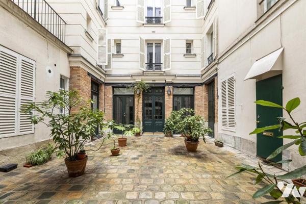 PARIS 6ème -  SAINT-PLACIDE - STUDIO 1ER ETAGE SUR JOLIE COUR