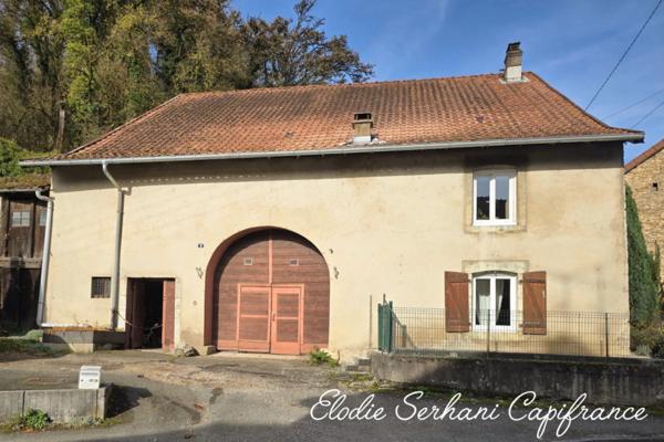 Coup de coeur, en Exclusivité maison de village T3 d'environ 88m2 sur une parcelle de 963m2 + 110m2 de garage + 100m2 combles