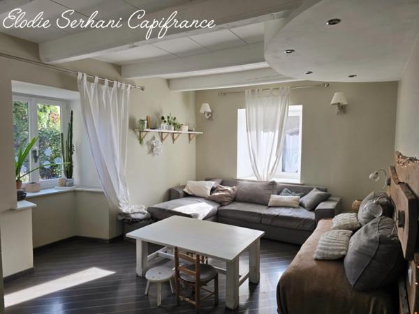 Coup de coeur, en Exclusivité maison de village T3 d'environ 88m2 sur une parcelle de 963m2 + 110m2 de garage + 100m2 combles