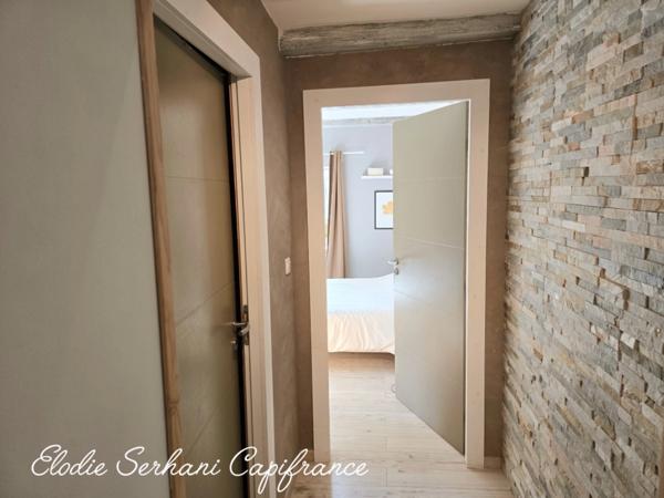 Coup de coeur, en Exclusivité maison de village T3 d'environ 88m2 sur une parcelle de 963m2 + 110m2 de garage + 100m2 combles