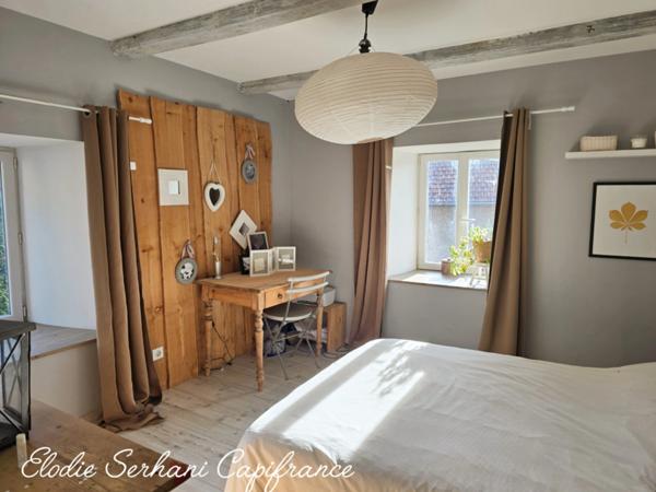 Coup de coeur, en Exclusivité maison de village T3 d'environ 88m2 sur une parcelle de 963m2 + 110m2 de garage + 100m2 combles