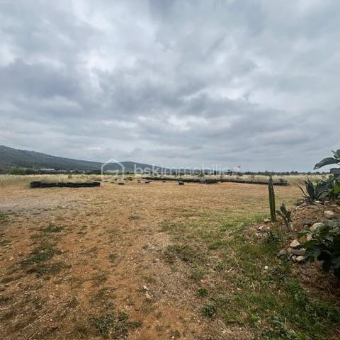 Terrain de 18 224 m²