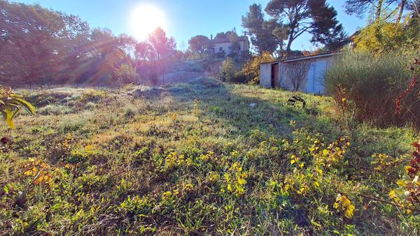 Pennes-Mirabeau (13170) Magnifique Terrain d'environ 515 m2 plein sud