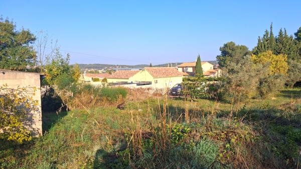 Pennes-Mirabeau (13170) Magnifique Terrain d'environ 515 m2 plein sud