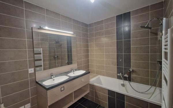 Appartement à louer    4 pièces •  Allonzier-la-Caille