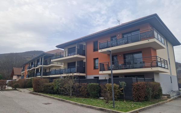 Appartement à louer    4 pièces •  Allonzier-la-Caille