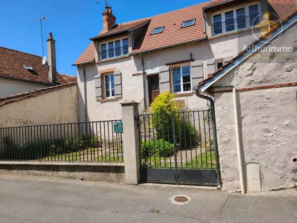 Vente                                                      Maison
                        
                     5 pièces                      133 m2                     à Avaray