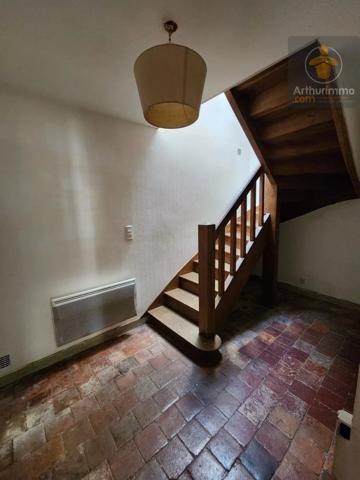 Vente                                                      Maison
                        
                     5 pièces                      133 m2                     à Avaray