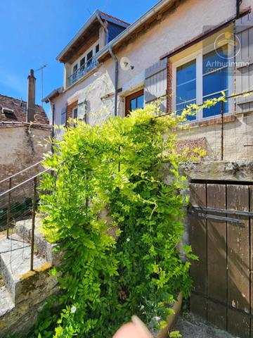 Vente                                                      Maison
                        
                     5 pièces                      133 m2                     à Avaray