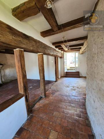 Vente                                                      Maison
                        
                     5 pièces                      133 m2                     à Avaray