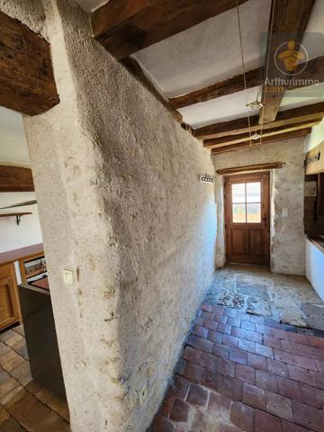 Vente                                                      Maison
                        
                     5 pièces                      133 m2                     à Avaray