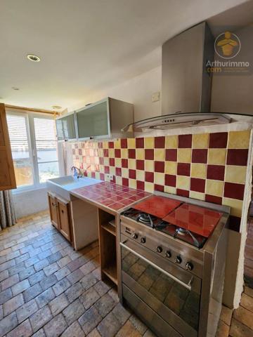 Vente                                                      Maison
                        
                     5 pièces                      133 m2                     à Avaray