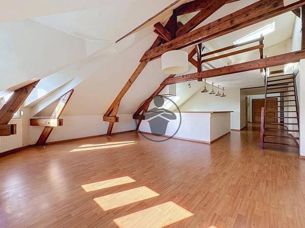 Location                                                      Appartement
                        
                     3 pièces                      83 m2                     à Saint-Quentin