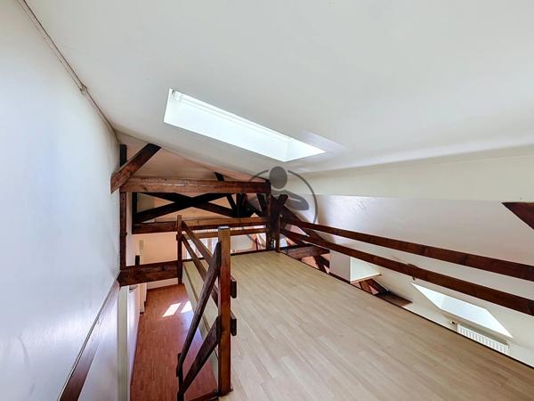 Location                                                      Appartement
                        
                     3 pièces                      83 m2                     à Saint-Quentin