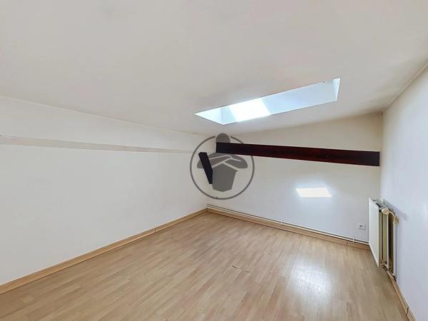 Location                                                      Appartement
                        
                     3 pièces                      83 m2                     à Saint-Quentin