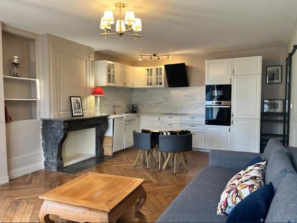 Appartement à louer 850 € CC Tours 2 p 47 m² DPE C
