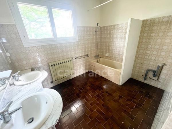 Maison à vendre Manosque Les Varzelles - 155m2, 4 chambres, jardin de 740m2