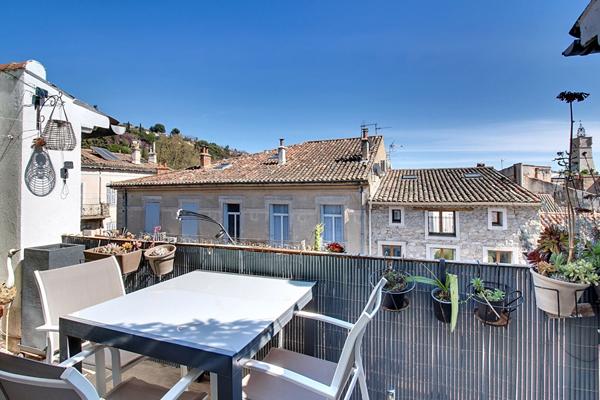 À VENDRE EN EXCLUSIVITÉ à DRAGUIGNAN Appartement 114 m² en dernier étage 3/4 chambres