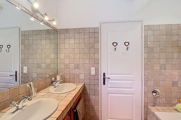 À VENDRE EN EXCLUSIVITÉ à DRAGUIGNAN Appartement 114 m² en dernier étage 3/4 chambres