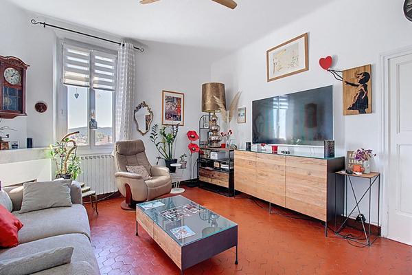 À VENDRE EN EXCLUSIVITÉ à DRAGUIGNAN Appartement 114 m² en dernier étage 3/4 chambres